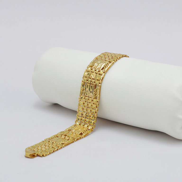 P.C. Chandra Jewellers 22KT (916) Yellow Gold Bracelet for Women - 2.6 Gram  : Amazon.in: Fashion